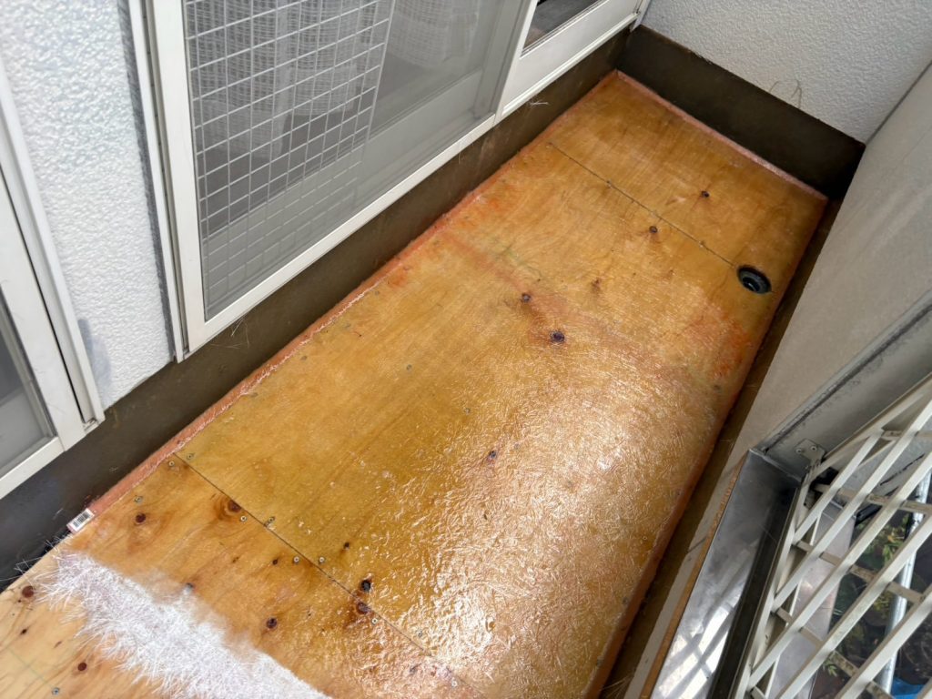 FRP施工前の床面状態